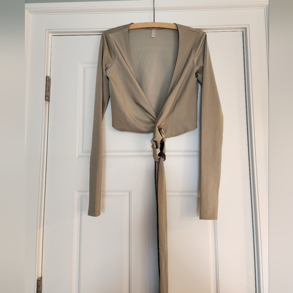 NWOT FP Movement Arabesque Wrap Layer Sz Sm - Picture 4 of 5